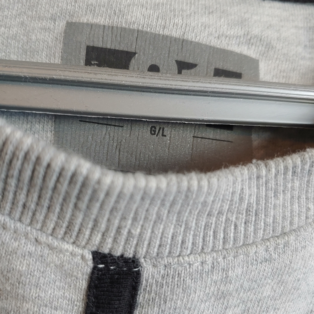 Sweater - Picture 2 of 4